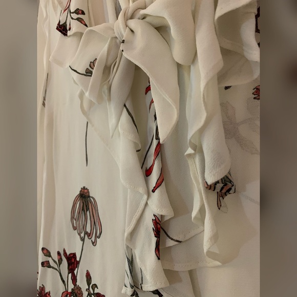Aritzia Little Moon White Floral Blouse - Picture 5 of 8
